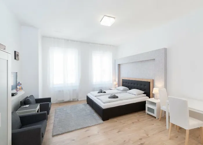 Astoria Flats 1