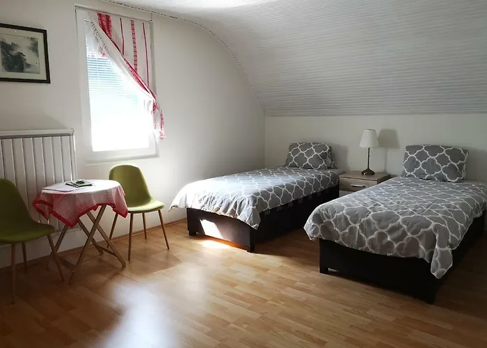 Family Room For 4-6 Person