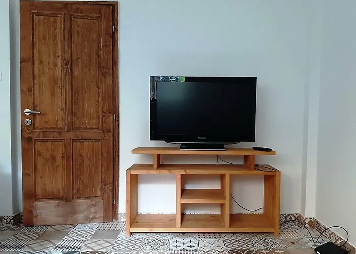 2 Bedroom Apartment Near Heroes Square