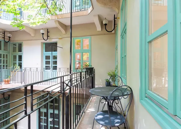 Chestnut & Eliza Suites