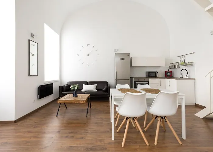 B17 Bajcsy Apartment