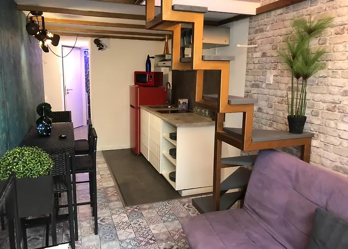 Corvin Ruinpub Designed Apartment