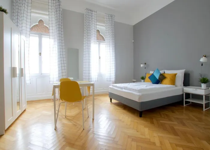 Budget Apartment By Hi5 - Palace Quarter
