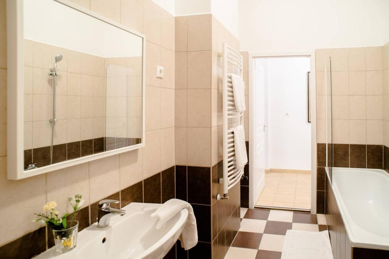 Cosy & A/c * Budapest