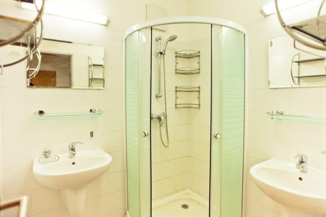 Corvin Hostal *