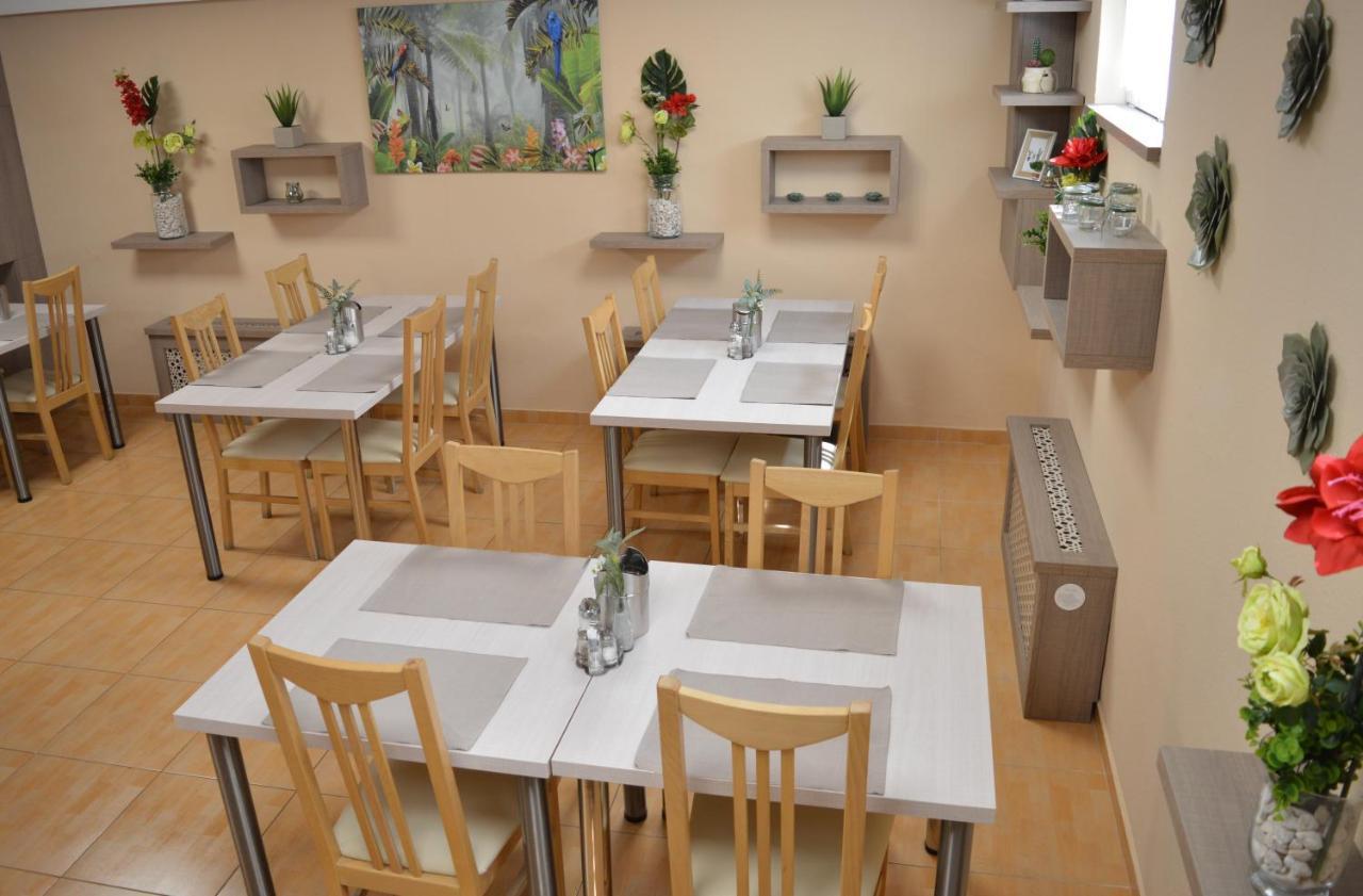 Alfréd Panzió Bed and breakfast 3*
