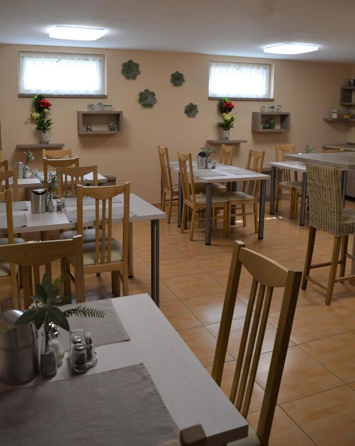 Bed and breakfast Alfréd Panzió 3*