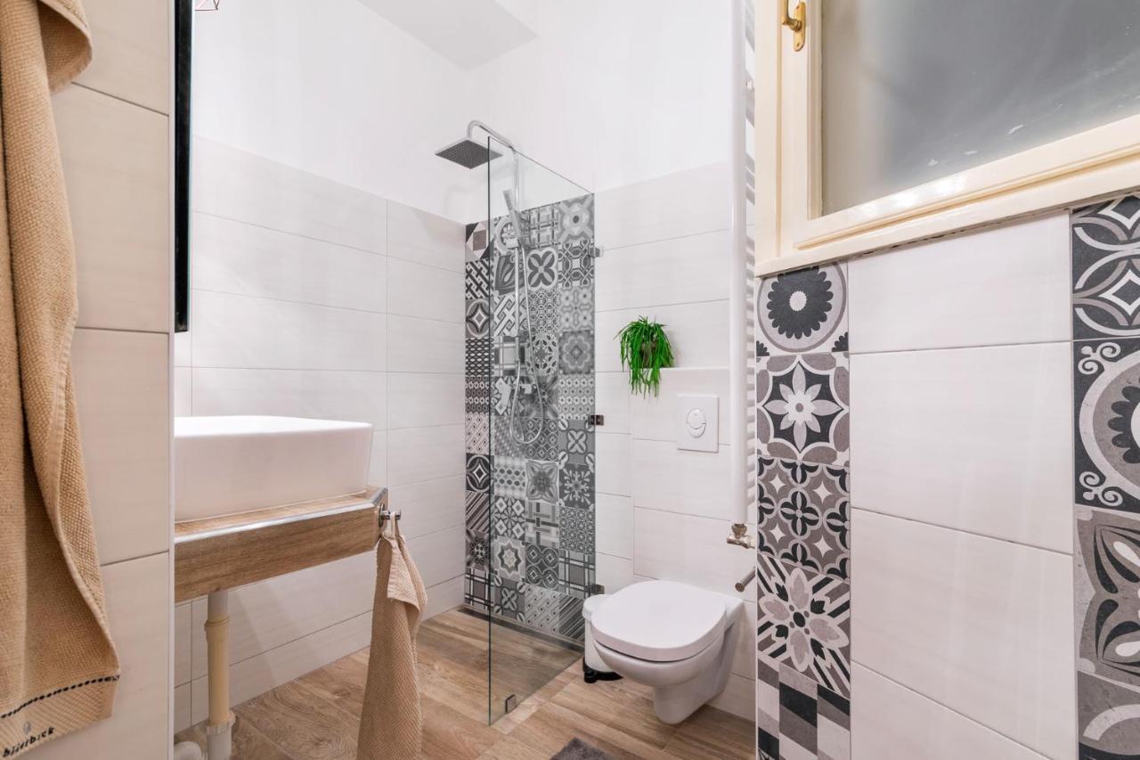 Apartment Economy Downtown Design - Free Parking - Balcony - Super Puplic Transport - Ac Budapest