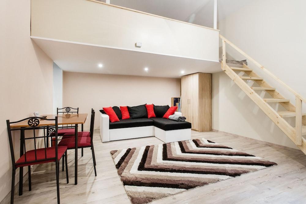 Akacfa Apartamento *