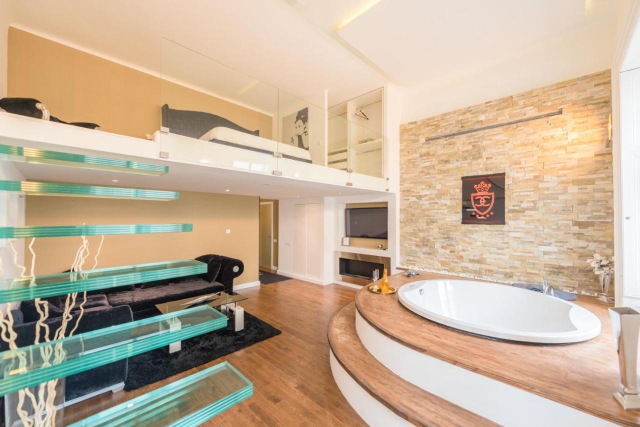 Apartment Enzo Capo Jacuzzi Andrassy