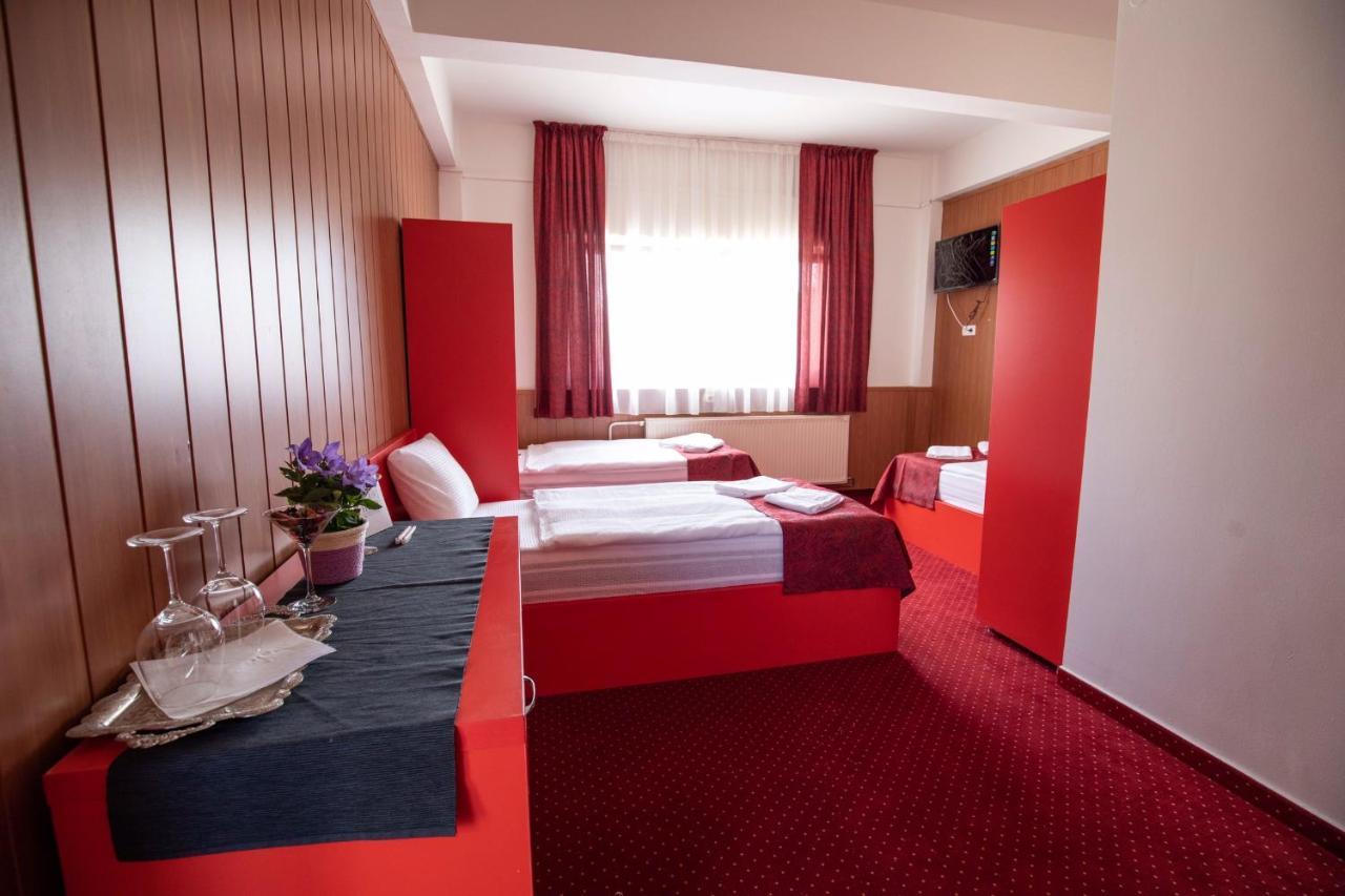 Nepliget Hotel *