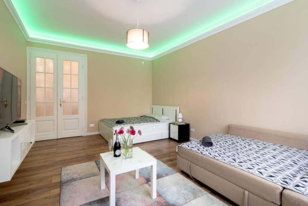 Apartment And Cozy Next To The Parliament Budapest