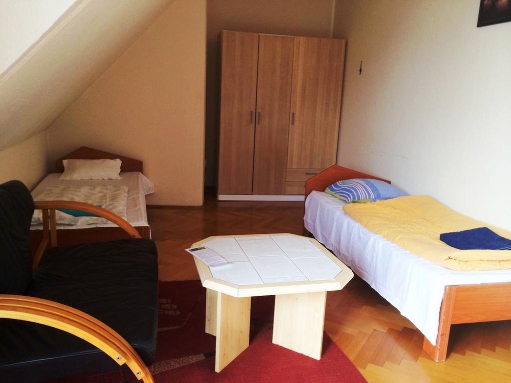 Just Like Hostal *