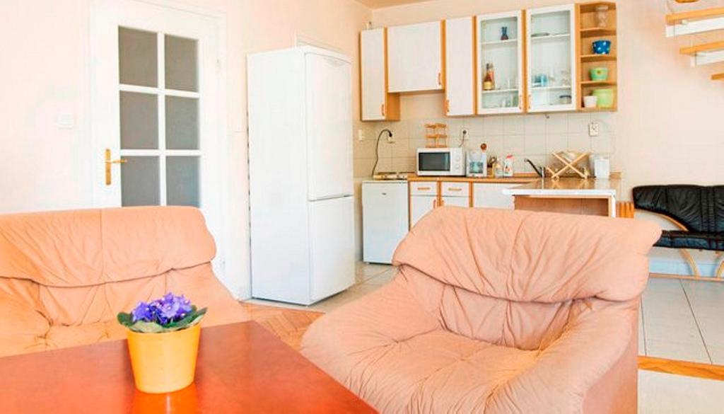 Just Like Hostal