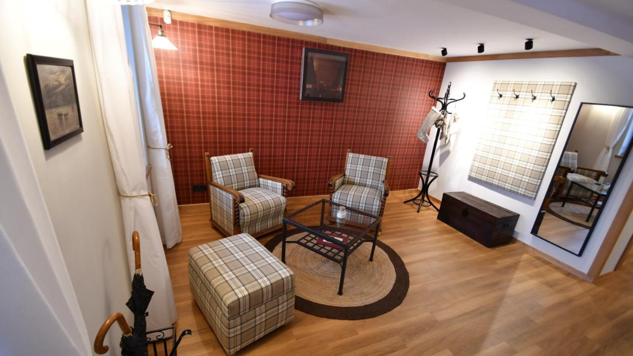 Villa Tweed House *