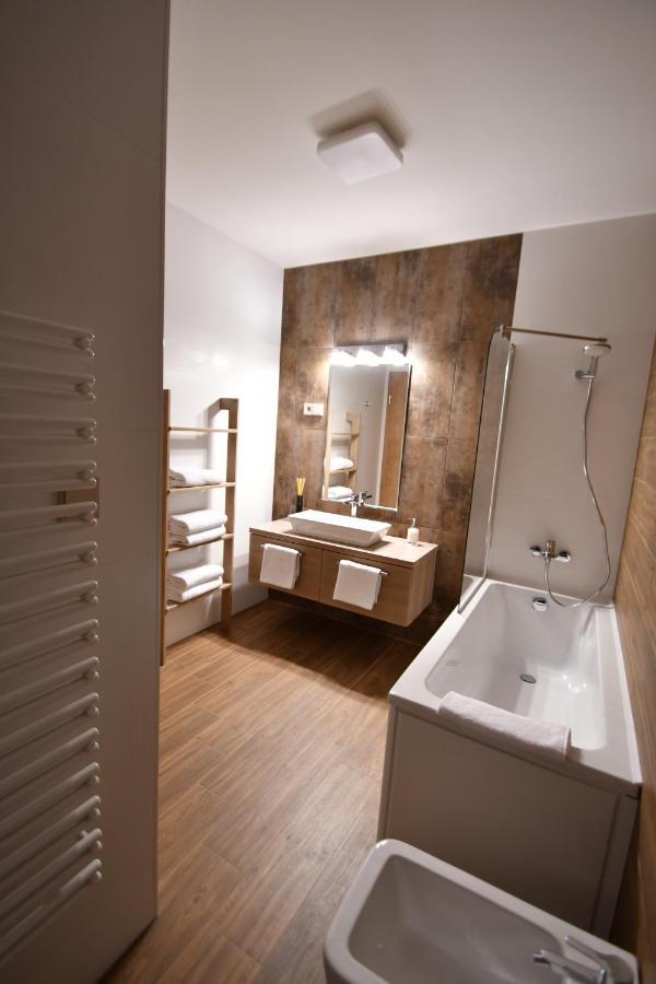 Villa Tweed House *