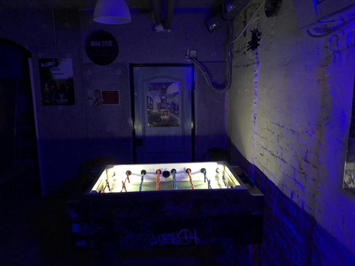 Whole Basement Former Pub2 For Stag Do, Men's Cave Appartamento
