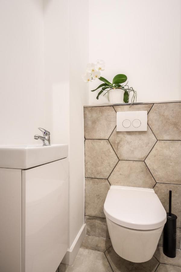 Bpr Kyanit Design With A/c Appartamento Budapest