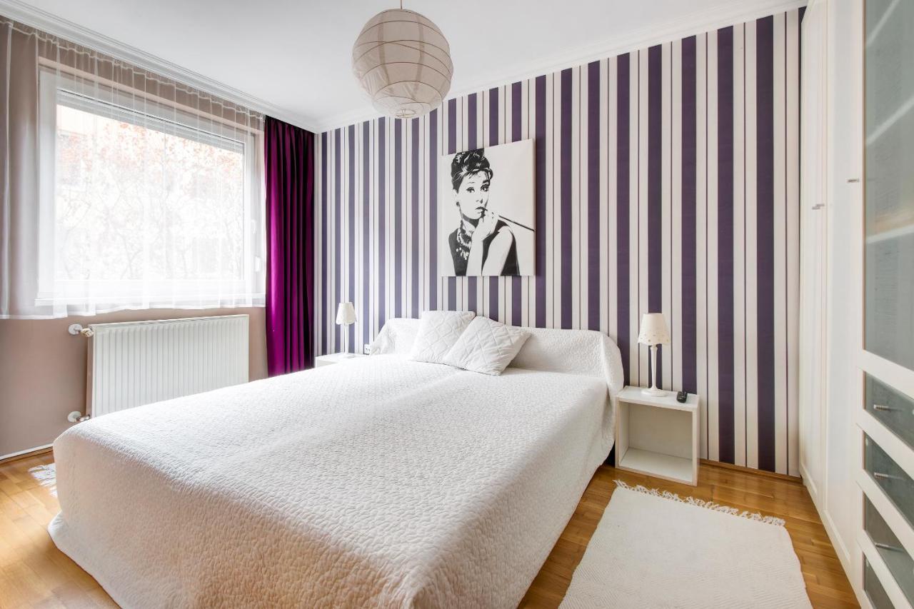 Viola - Newly Furnished With Free Garage! Budapest