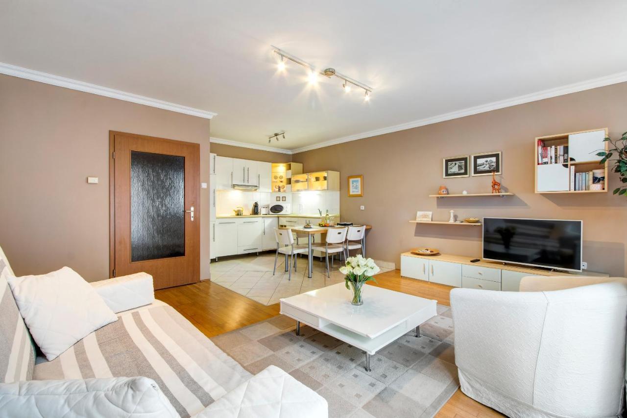 Lägenhet Viola - Newly Furnished With Free Garage! *