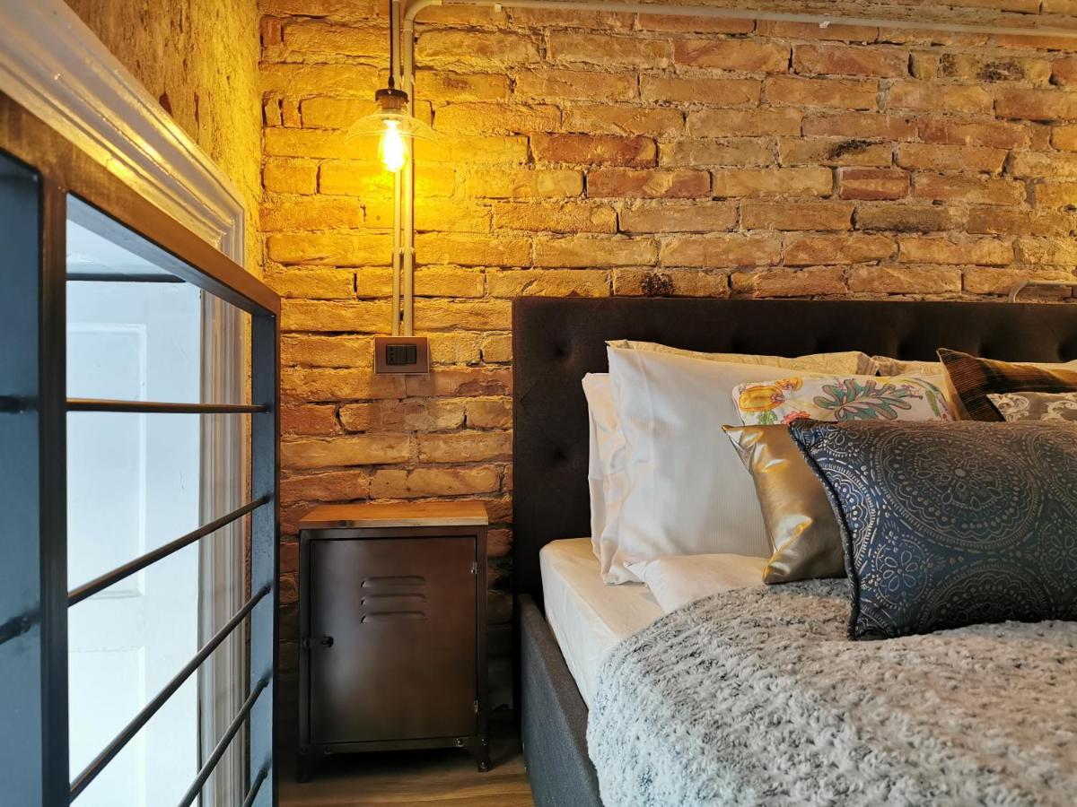 The Address Loft 22ppl *