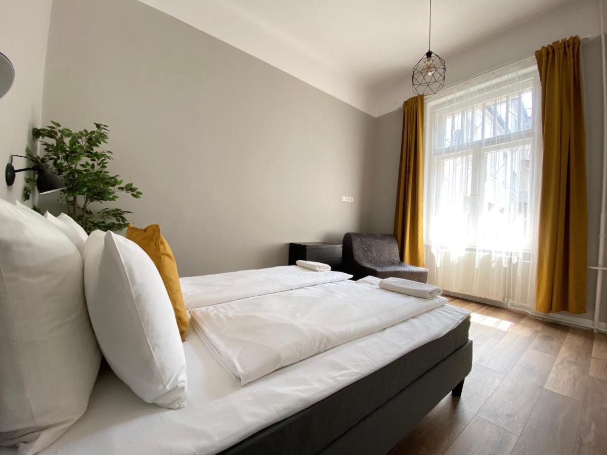 Standard By Hi5 - 2 Bedroom In The Center Lägenhet Budapest