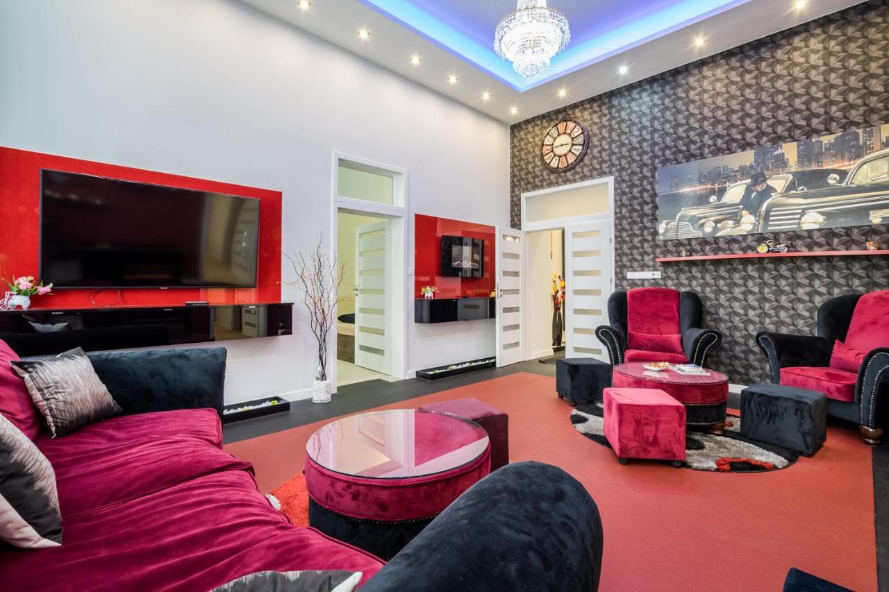 Red Passion Deluxe At Gozsdu Apartment