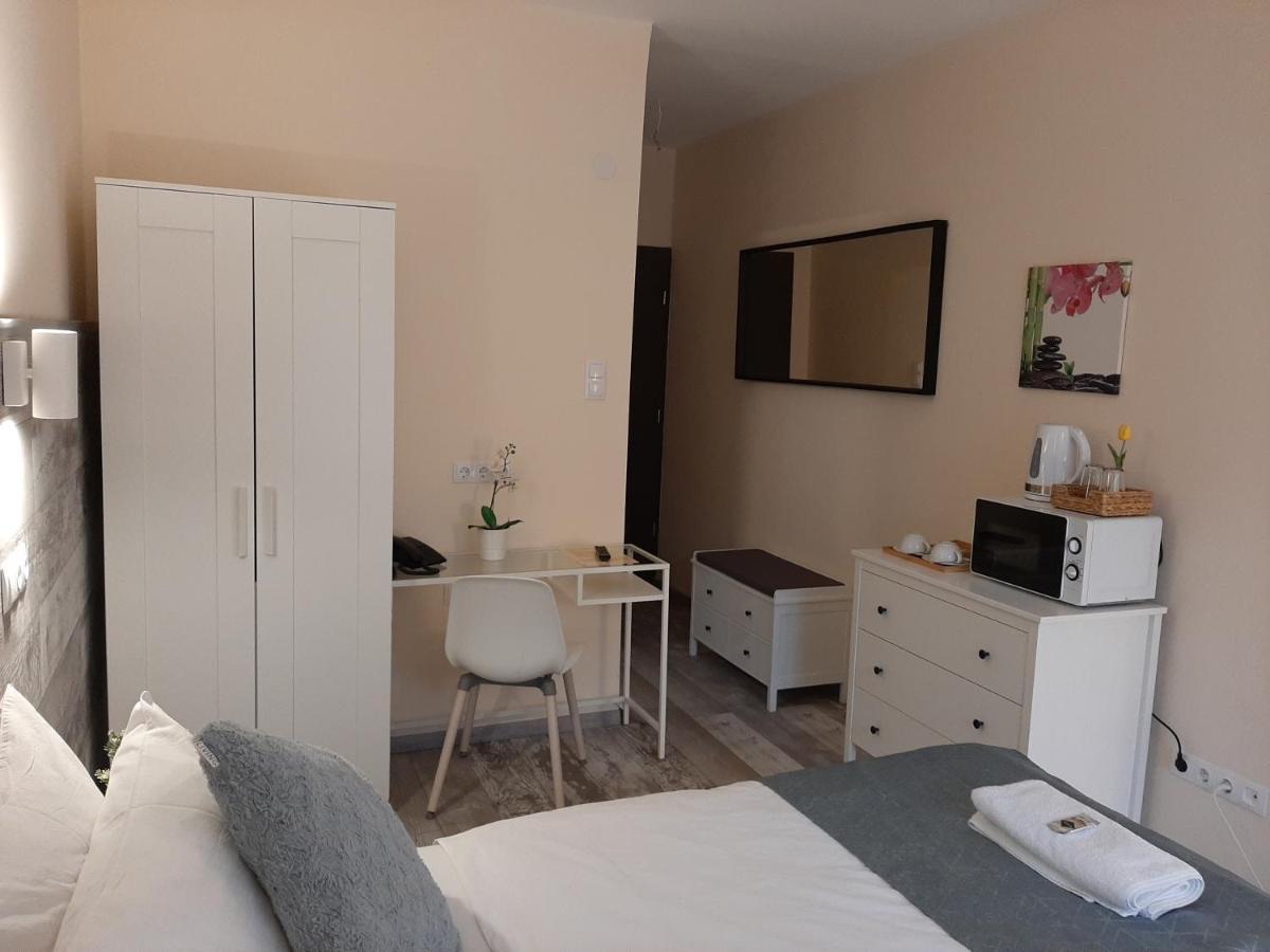Korona Panzio Bed & Breakfast
