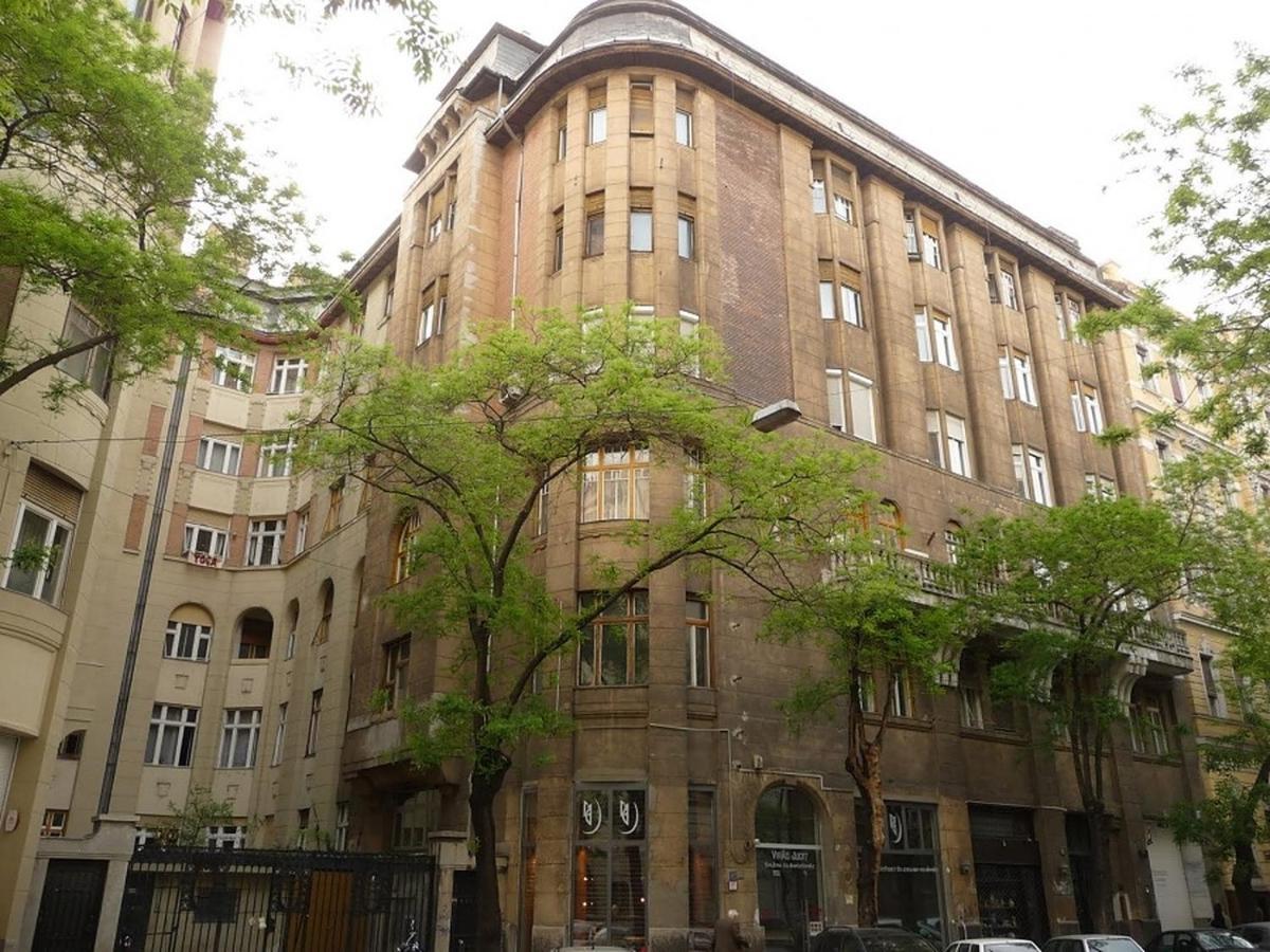 Cozy And Quiet Near The Parliament *