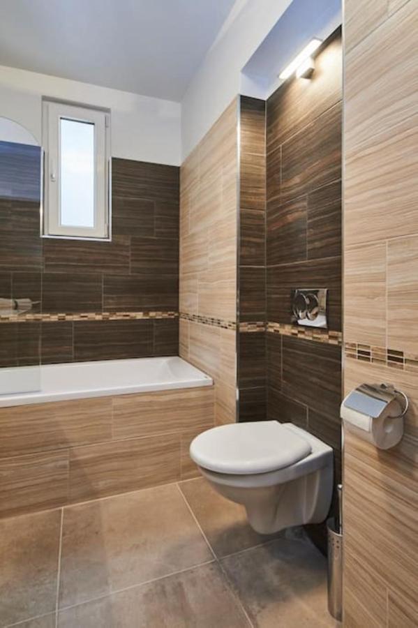 Orangehomes Fantastic 3 Bedrooms Dohany Street Apartmán *