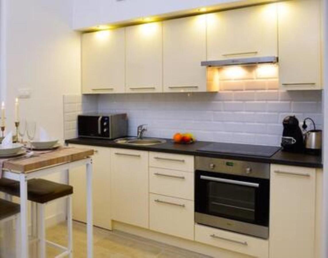 Orangehomes Two Bedroom Raday Str. *