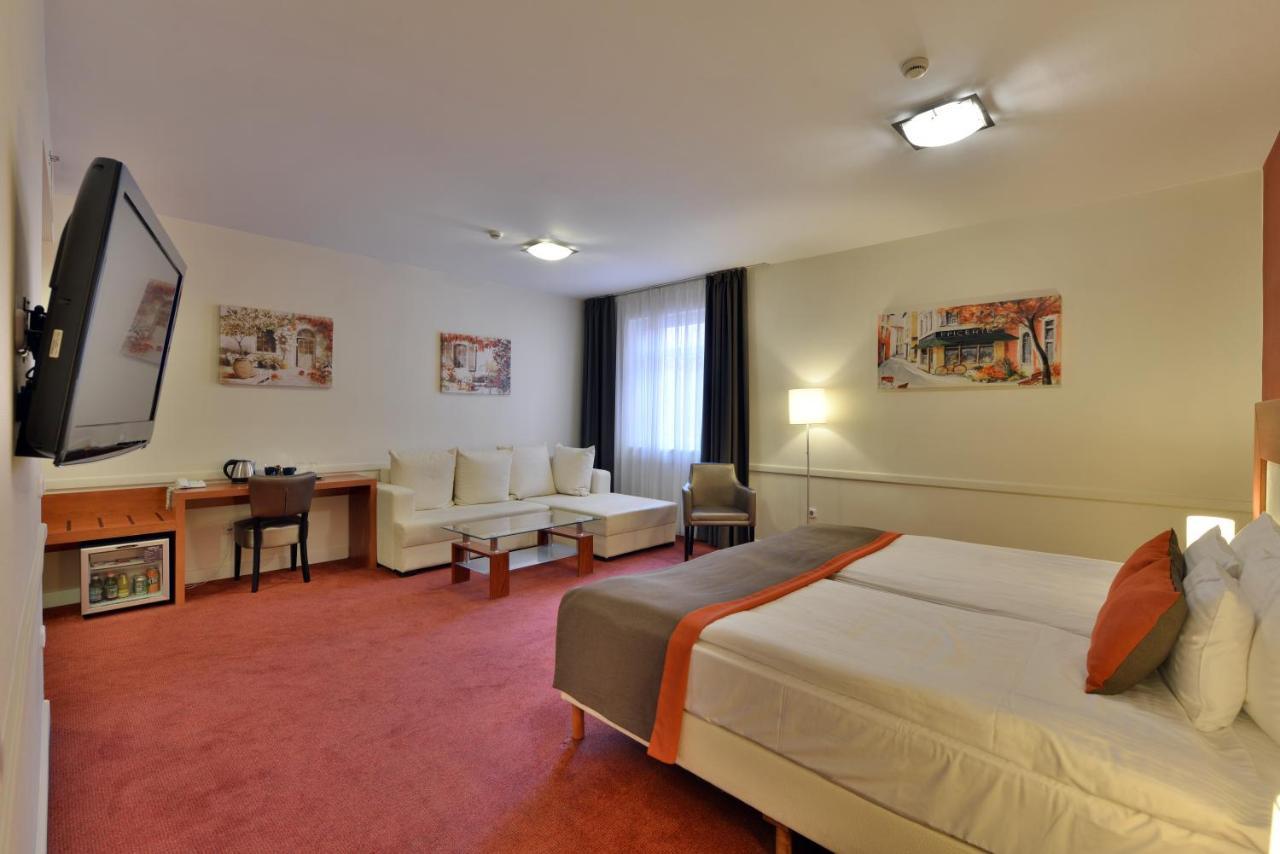 Hotel City Inn Hotell 4*
