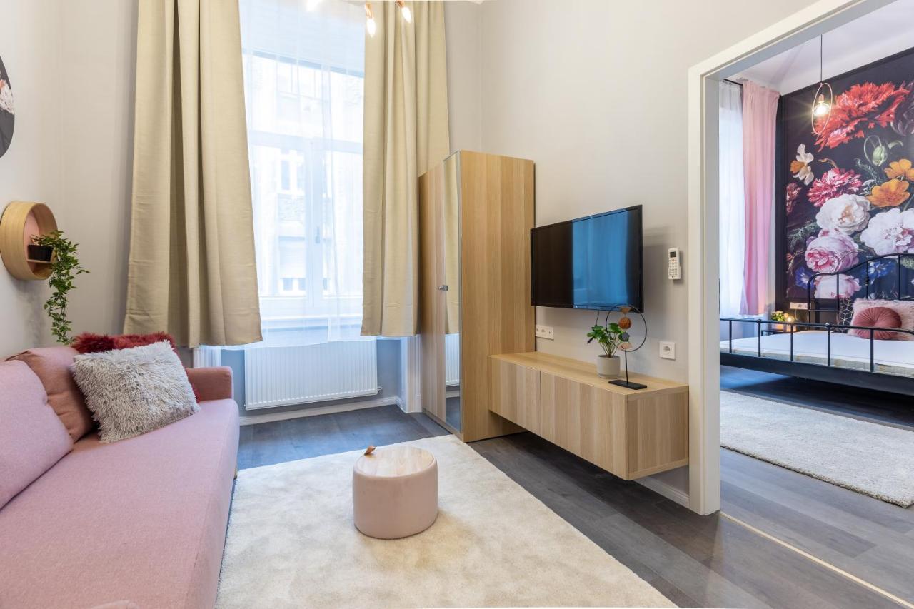 W33 - Prime Location - Comfortable Quality By Bqa *