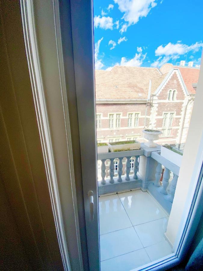 Luxury In The Centre Ac Parking Garden Apartment