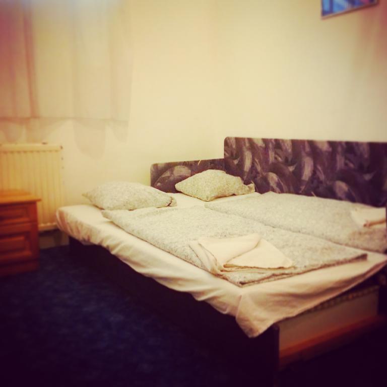 Couette-café Carmen 3*