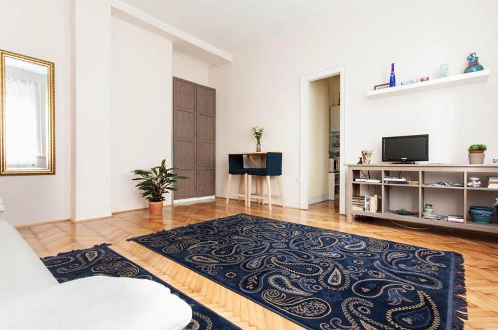 Apartment Away