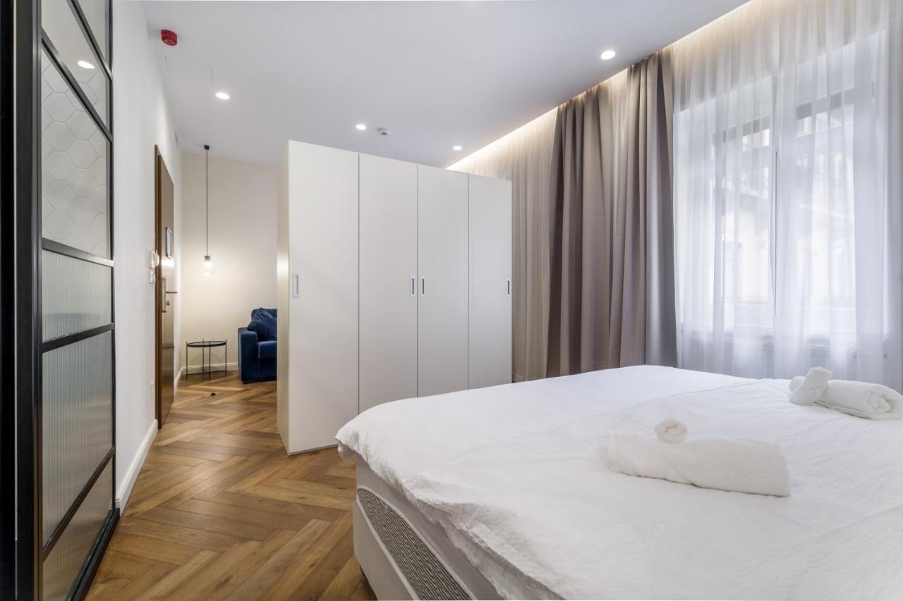 Eye- Boutique Suites, By Bqa