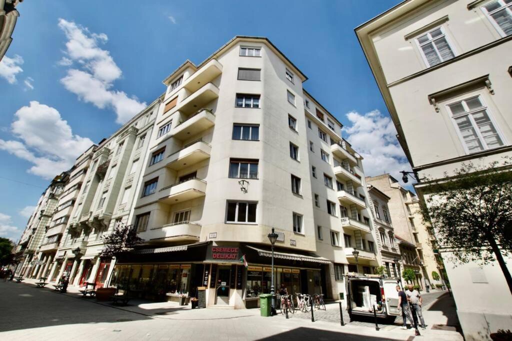 Premium By Hi5-vaci Str. 3 Bedroom * Budapest