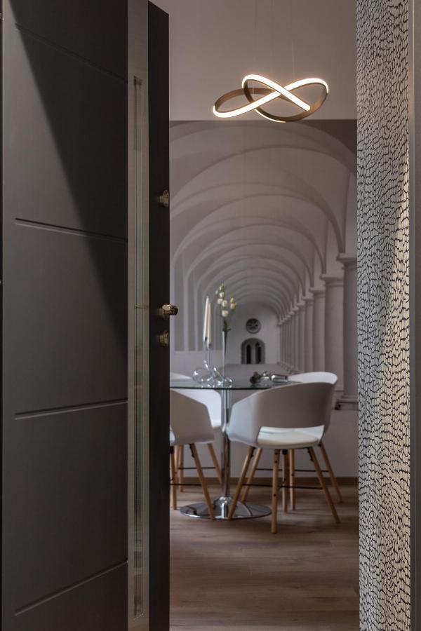 Premium By Hi5-king Street's Luxury