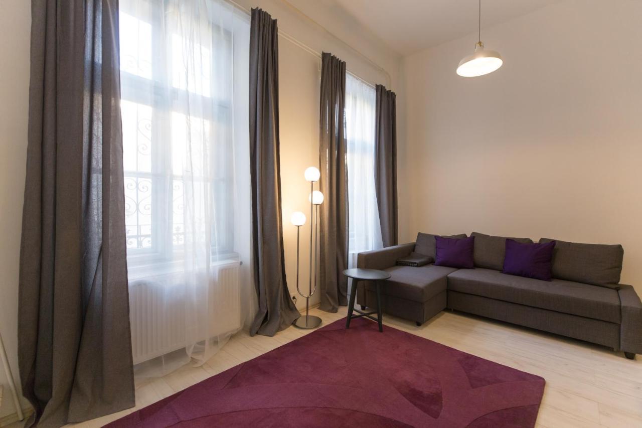 Palace District Apartamento *