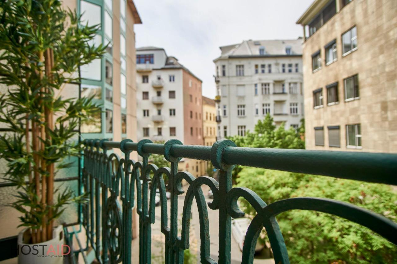 M52 - Hostaid Apartament *