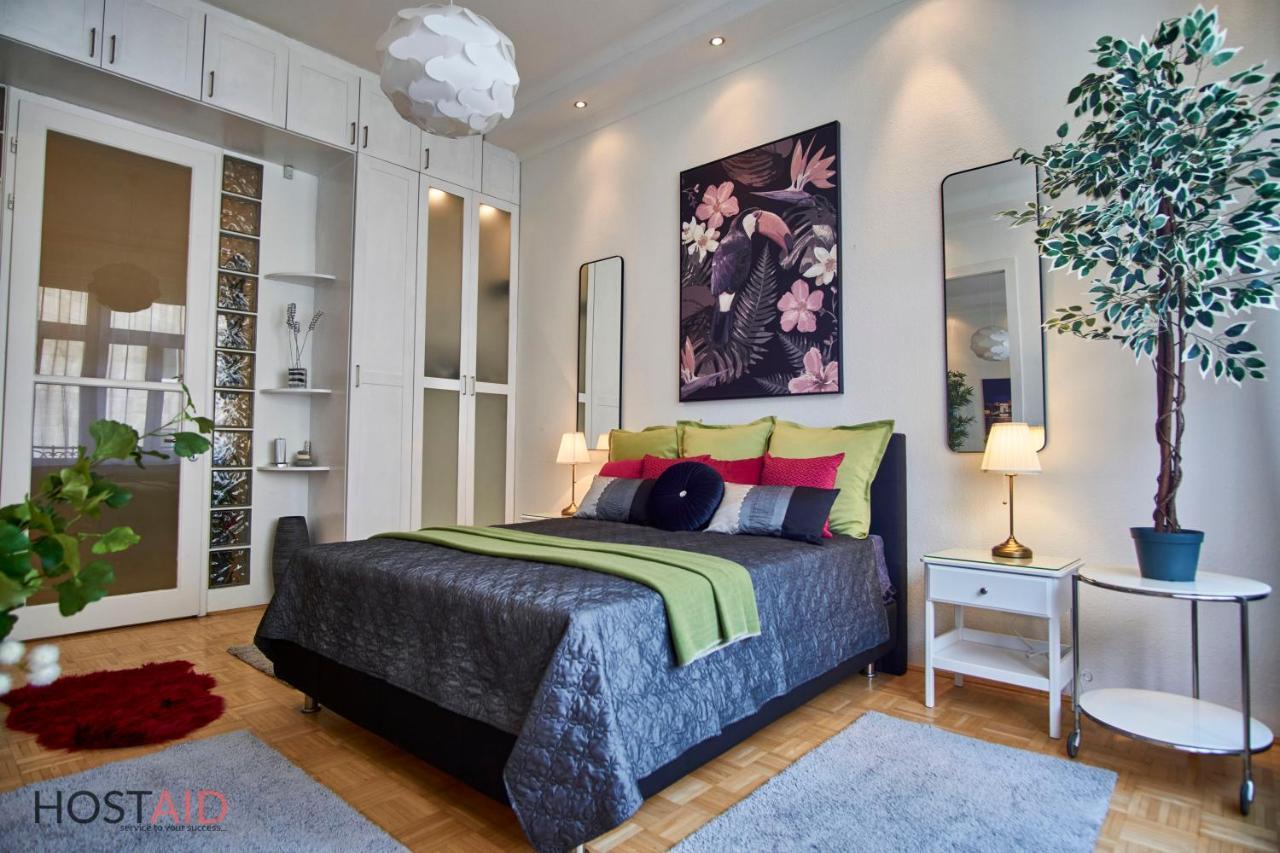 M52 - Hostaid Apartament *