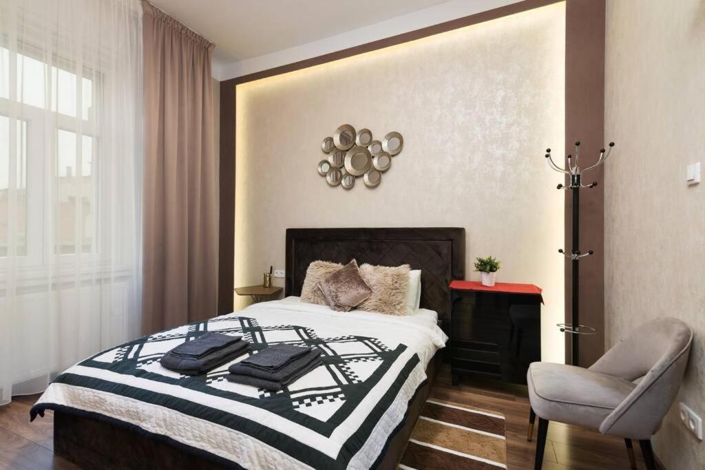 Contemporary Hidden Gem Art-deco