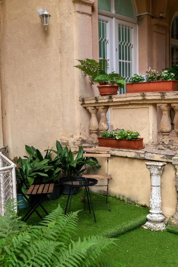 Oasis * Budapest