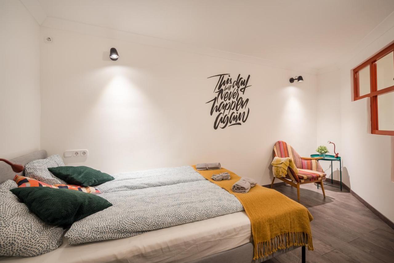 Megszunt-bohemic Style With Jacuzzi & Terrace Appartamento Budapest
