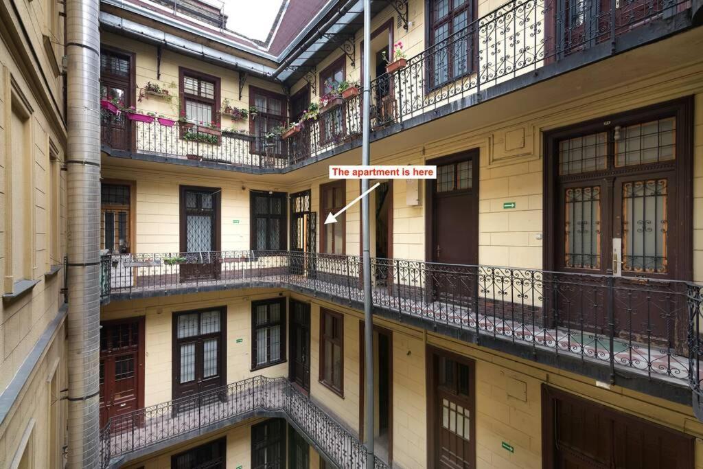 Contemporary Hidden Gem Art-deco * Budapest