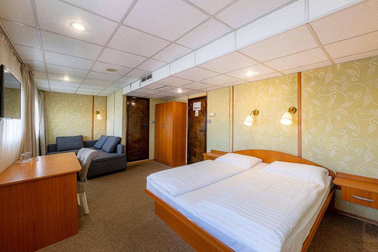 Grand Jules - Boat Bateau-hôtel