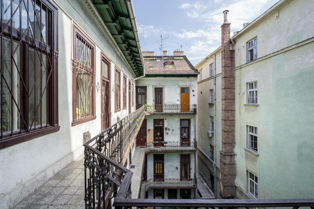 Bpr Art Of Rainbow Apartment Budapest