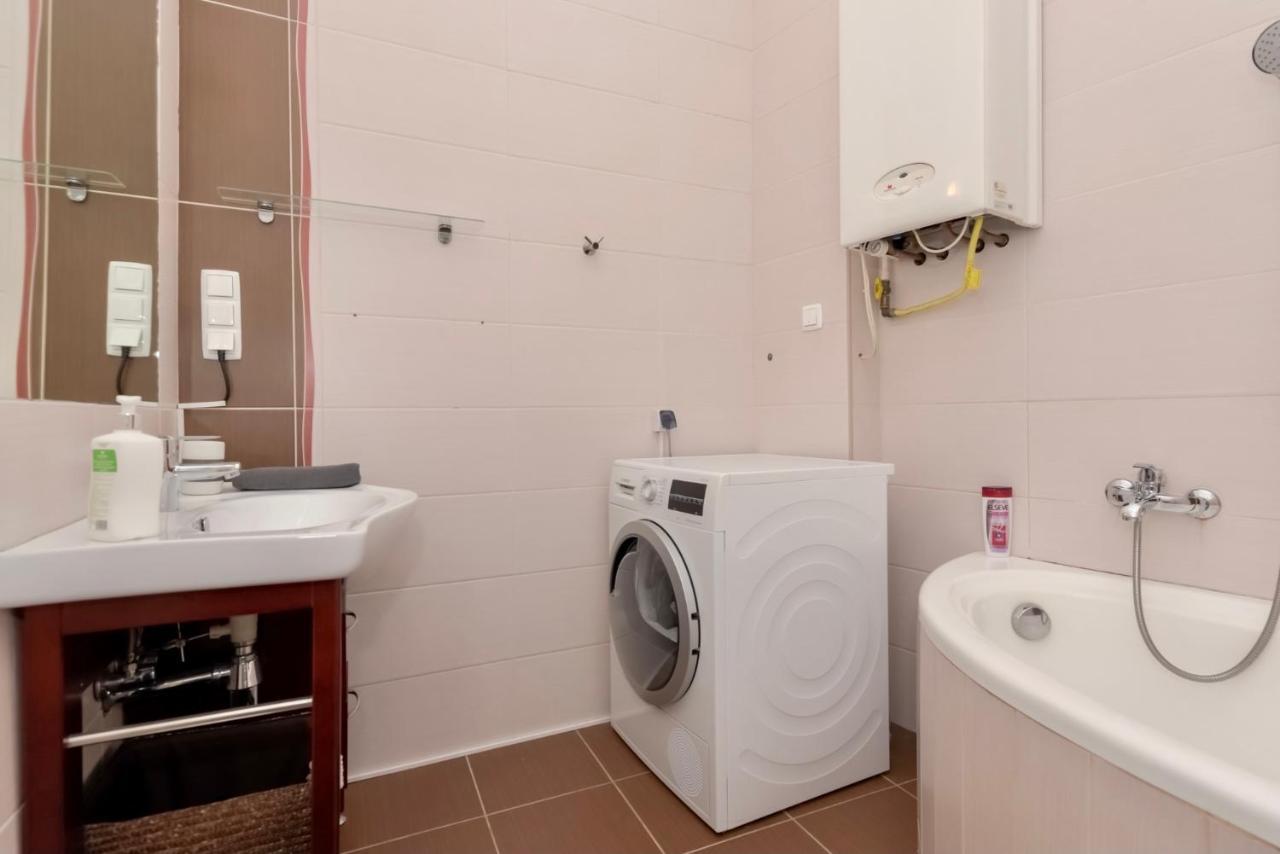 Apartment Corvina With Free Private Parking