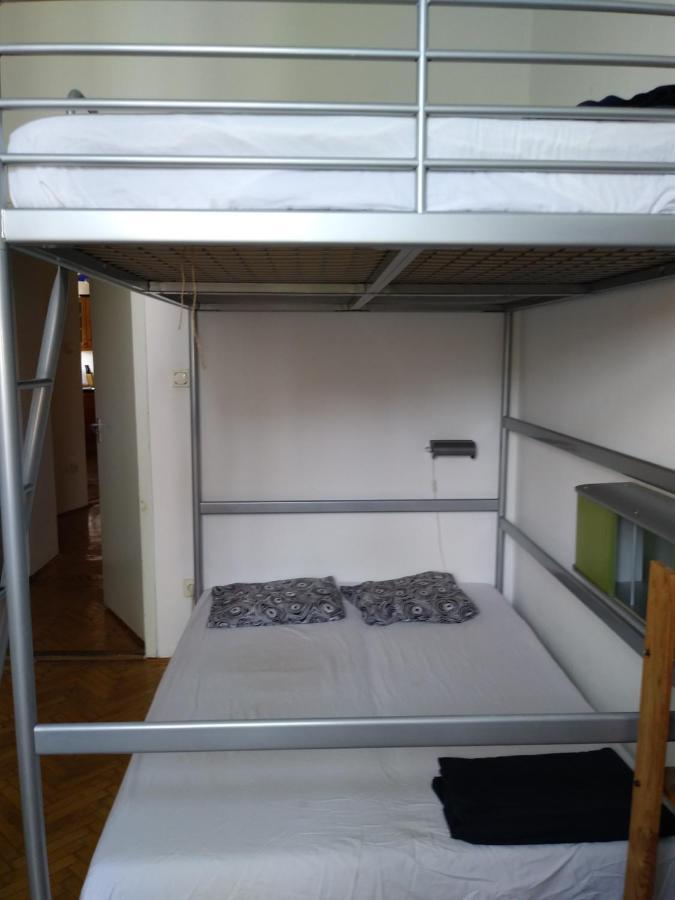Kis Stáció 11 Beds Apartamento *